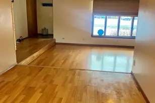 5 Sycamore Ln, Hobart, IN 46342 - Photo 5