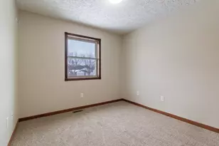 7800 Eider Ave, Hobart, IN 46342 - Photo 17