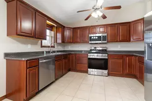 7800 Eider Ave, Hobart, IN 46342 - Photo 3