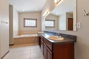 7800 Eider Ave, Hobart, IN 46342 - Photo 9