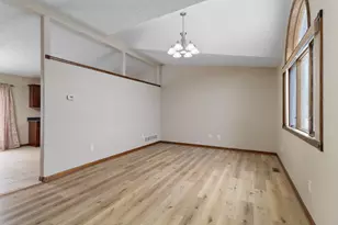 7800 Eider Ave, Hobart, IN 46342 - Photo 21