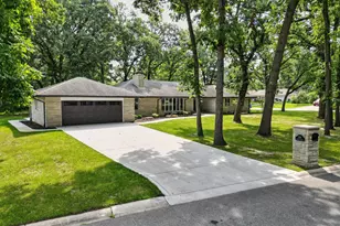 2711 Edgewood Dr, Dyer, IN 46311 - Photo 1