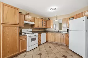 2952 Freedom Cir, Crown Point, IN 46307 - Photo 5