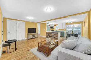 81 Lincoln Ave, Hobart, IN 46342 - Photo 3