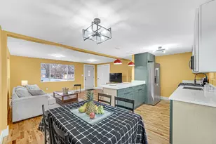 81 Lincoln Ave, Hobart, IN 46342 - Photo 9