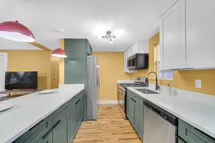 81 Lincoln Ave, Hobart, IN 46342 - Photo 7