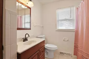 241 E 11th Pl, Hobart, IN 46342 - Photo 15