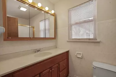 241 E 11th Place, Hobart, IN 46342 - Photo 19