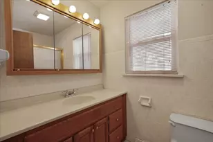 241 E 11th Pl, Hobart, IN 46342 - Photo 19