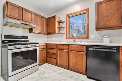 614 Vine Street, La Porte, IN 46350 - Photo 5