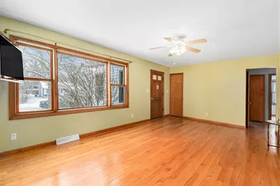 614 Vine Street, La Porte, IN 46350 - Photo 3