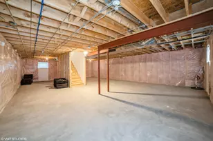 8569 Marshall St, Merrillville, IN 46410 - Photo 13