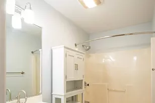 1025 Windsor Ln, Dyer, IN 46311 - Photo 11