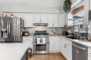 3203 Parker Dr, Valparaiso, IN 46383 - Photo 5