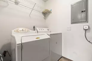 8214 Lincoln Cir, Merrillville, IN 46410 - Photo 17