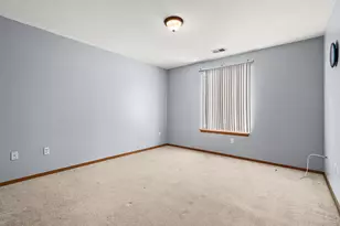 8214 Lincoln Cir, Merrillville, IN 46410 - Photo 11