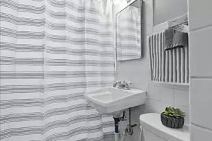 1102 Lafayette St, Valparaiso, IN 46383 - Photo 13