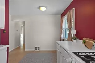 1102 Lafayette St, Valparaiso, IN 46383 - Photo 7