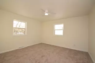 308 N Wilson St, Hobart, IN 46342 - Photo 9