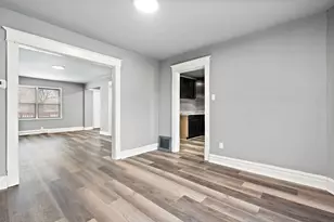 565 Jackson St, Gary, IN 46402 - Photo 11