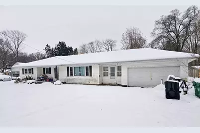 826 S Mayflower Road, La Porte, IN 46350 - Photo 1