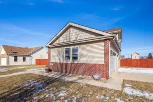 704 Coach Light Ln, Lowell, IN 46356 - Photo 5