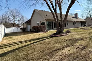 6198 Avocet Cir, Hobart, IN 46342 - Photo 33