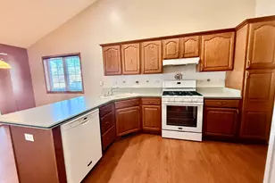 6198 Avocet Cir, Hobart, IN 46342 - Photo 9