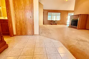 6198 Avocet Cir, Hobart, IN 46342 - Photo 3