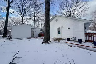 1128 Earl Rd, Michigan City, IN 46360 - Photo 21