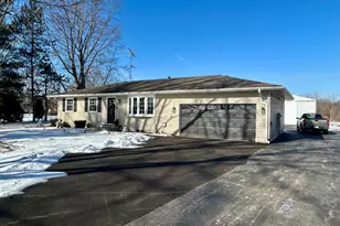 453 W 300 S, Valparaiso, IN 46385 - Photo 1