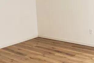 384 Lahonda Dr, Valparaiso, IN 46385 - Photo 3