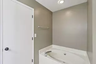 659 Forest Glen Dr, Valparaiso, IN 46385 - Photo 17