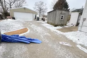 415 E Oak St, Rensselaer, IN 47978 - Photo 5