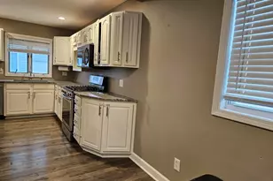 8129 Wicker Park Dr, Highland, IN 46322 - Photo 5