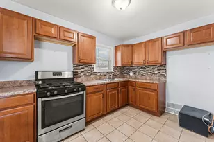 139 N Indiana St, Griffith, IN 46319 - Photo 5