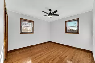 9220 Wildwood Dr, Highland, IN 46322 - Photo 17