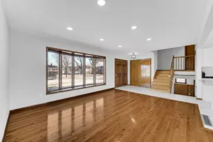 9220 Wildwood Dr, Highland, IN 46322 - Photo 9