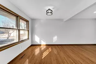 9220 Wildwood Dr, Highland, IN 46322 - Photo 13