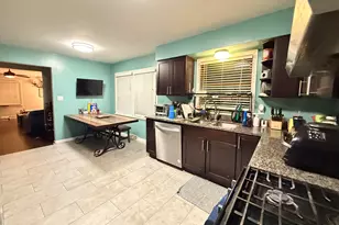 140 N Linda St, Hobart, IN 46342 - Photo 11