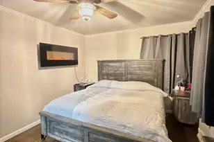 140 N Linda St, Hobart, IN 46342 - Photo 15