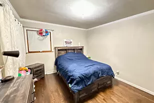 140 N Linda St, Hobart, IN 46342 - Photo 17