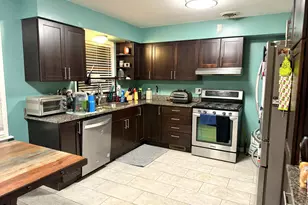 140 N Linda St, Hobart, IN 46342 - Photo 9