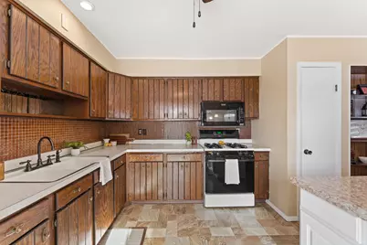 9320 Forrest Drive, Highland, IN 46322 - Photo 15