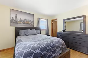 225 Dogwood Dr, Chesterton, IN 46304 - Photo 9