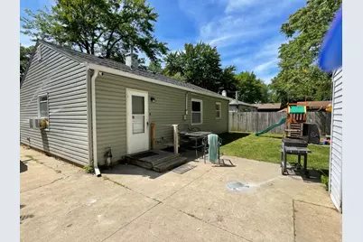 610 Davidson Avenue, Michigan City, IN 46360 - Photo 3