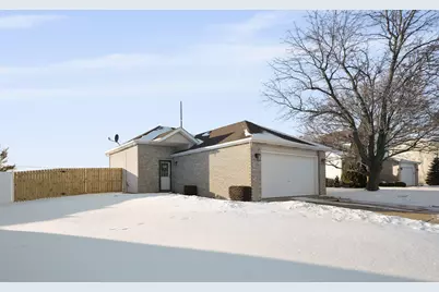 520 Pheasant Run Drive, Hobart, IN 46342 - Photo 3