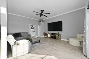 520 Pheasant Run Dr, Hobart, IN 46342 - Photo 5