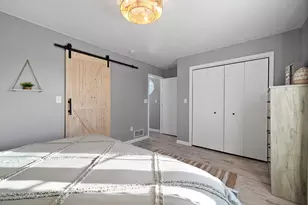 520 Pheasant Run Dr, Hobart, IN 46342 - Photo 15