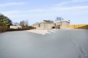 520 Pheasant Run Dr, Hobart, IN 46342 - Photo 19